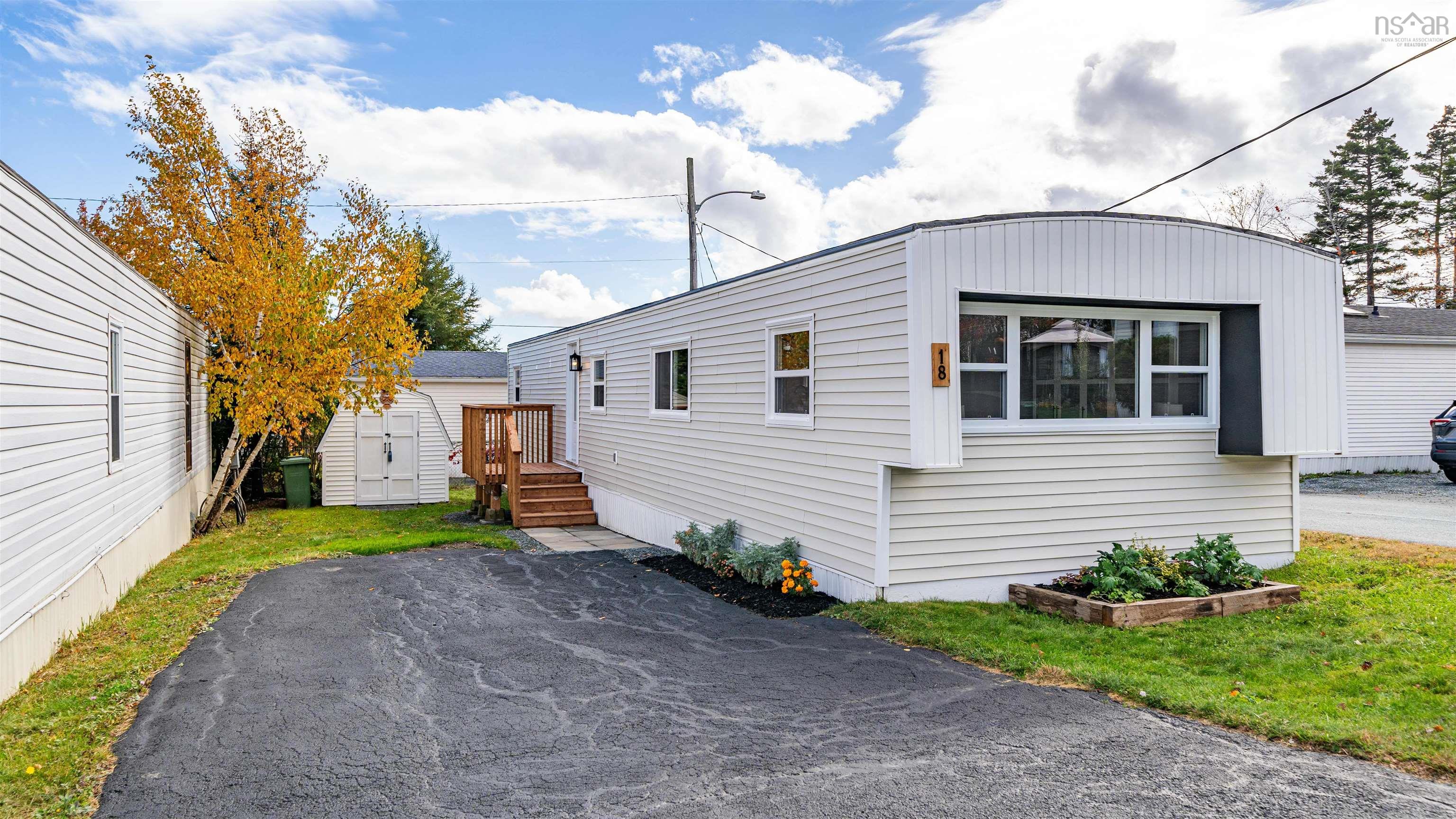 Thumbnail image for 18 Earleton Avenue MLS<sup>®</sup> 202526467