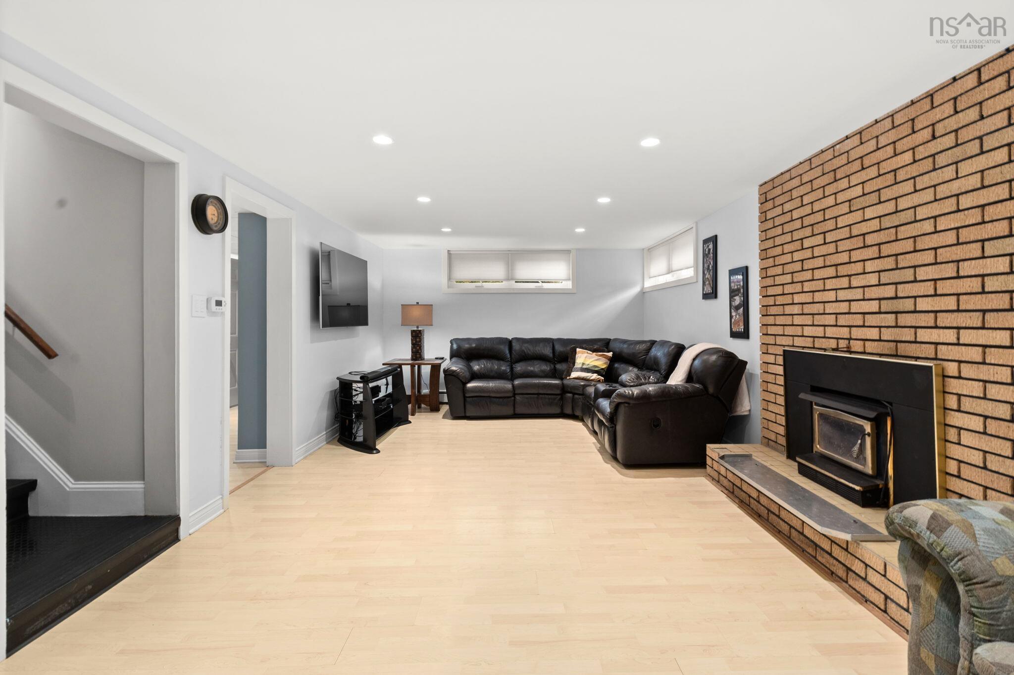 View image 18