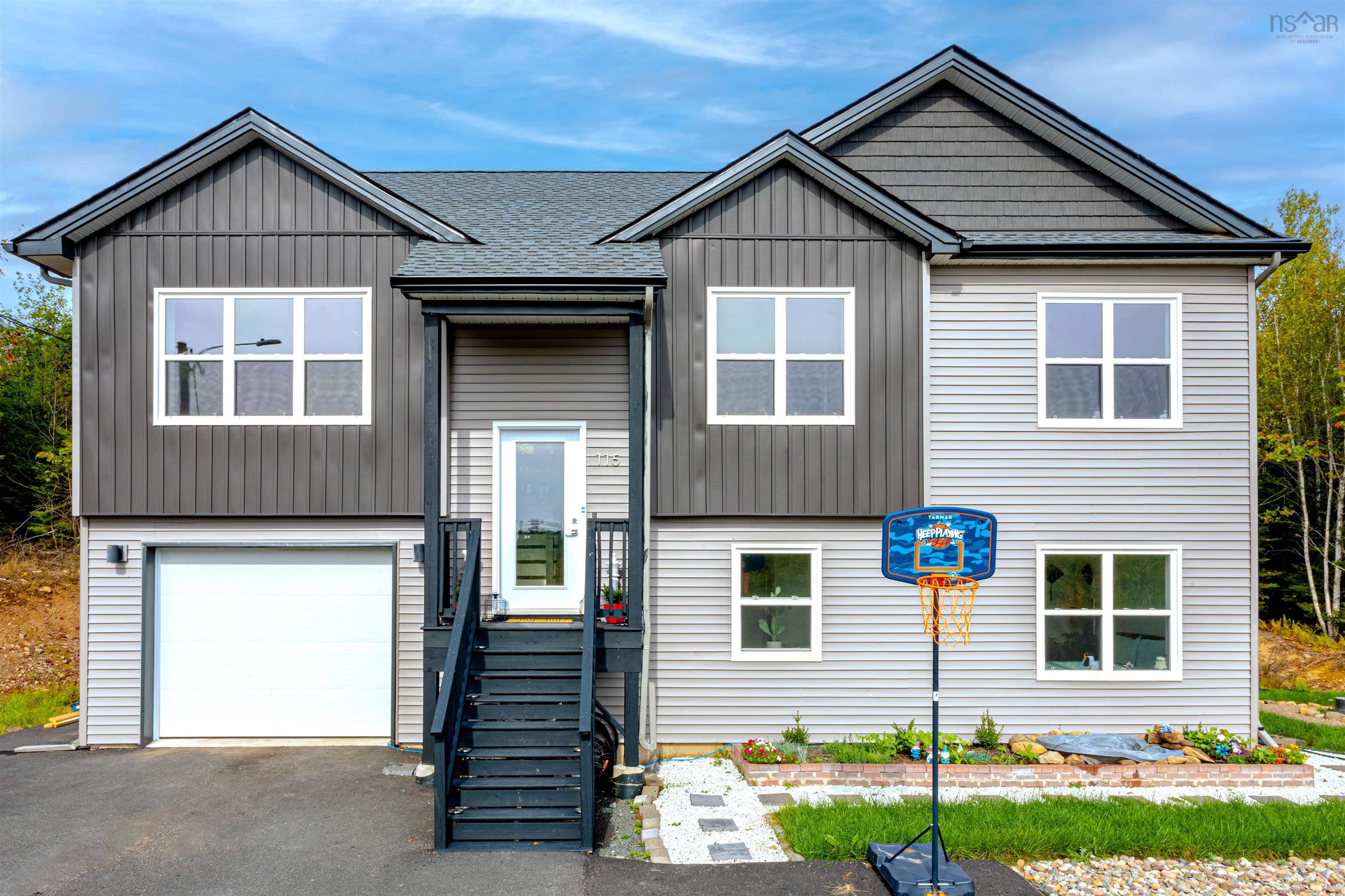 Thumbnail image for 115 Lindforest Court MLS<sup>®</sup> 202526665