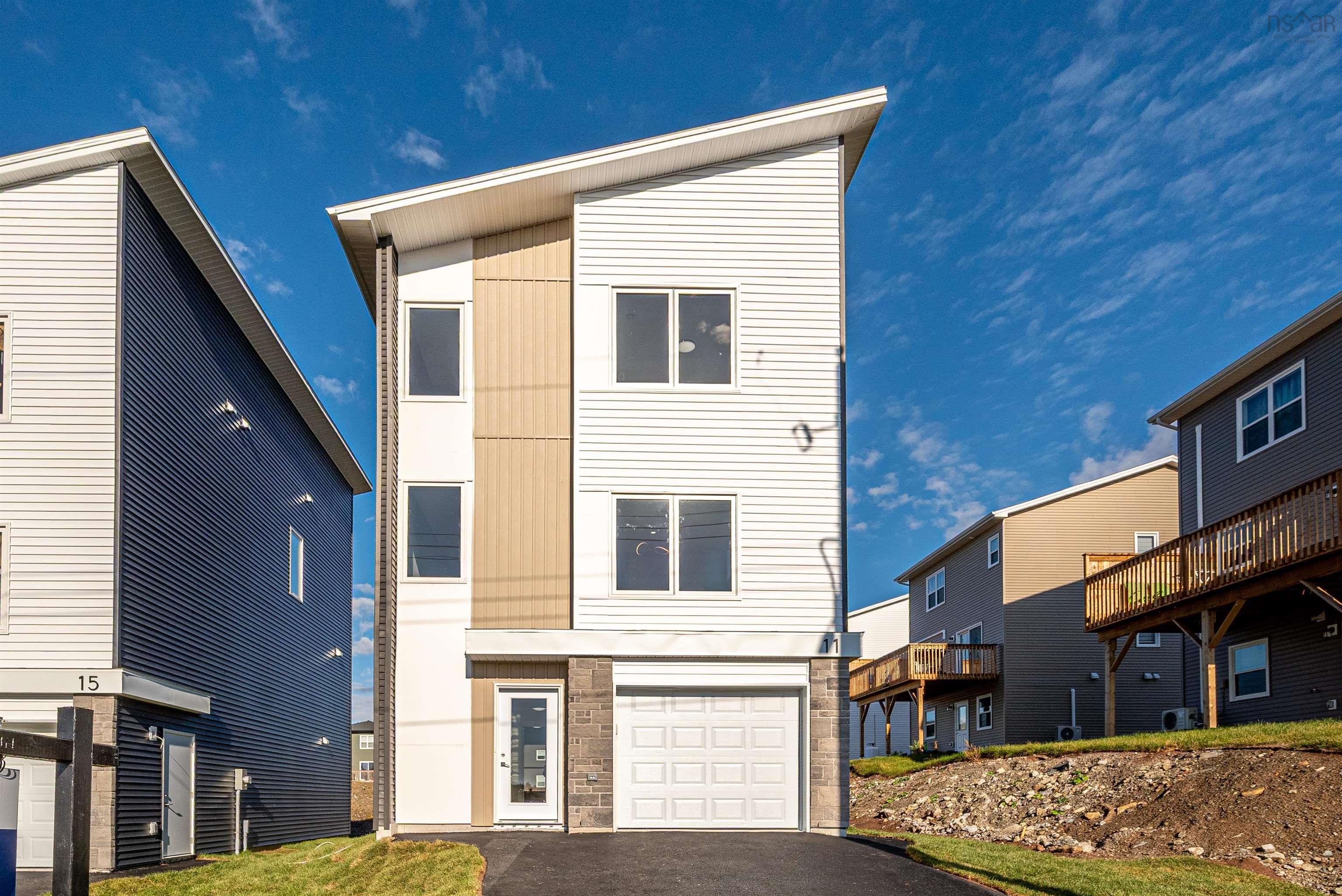 Thumbnail image for 11 Rampart Court MLS<sup>®</sup> 202526690