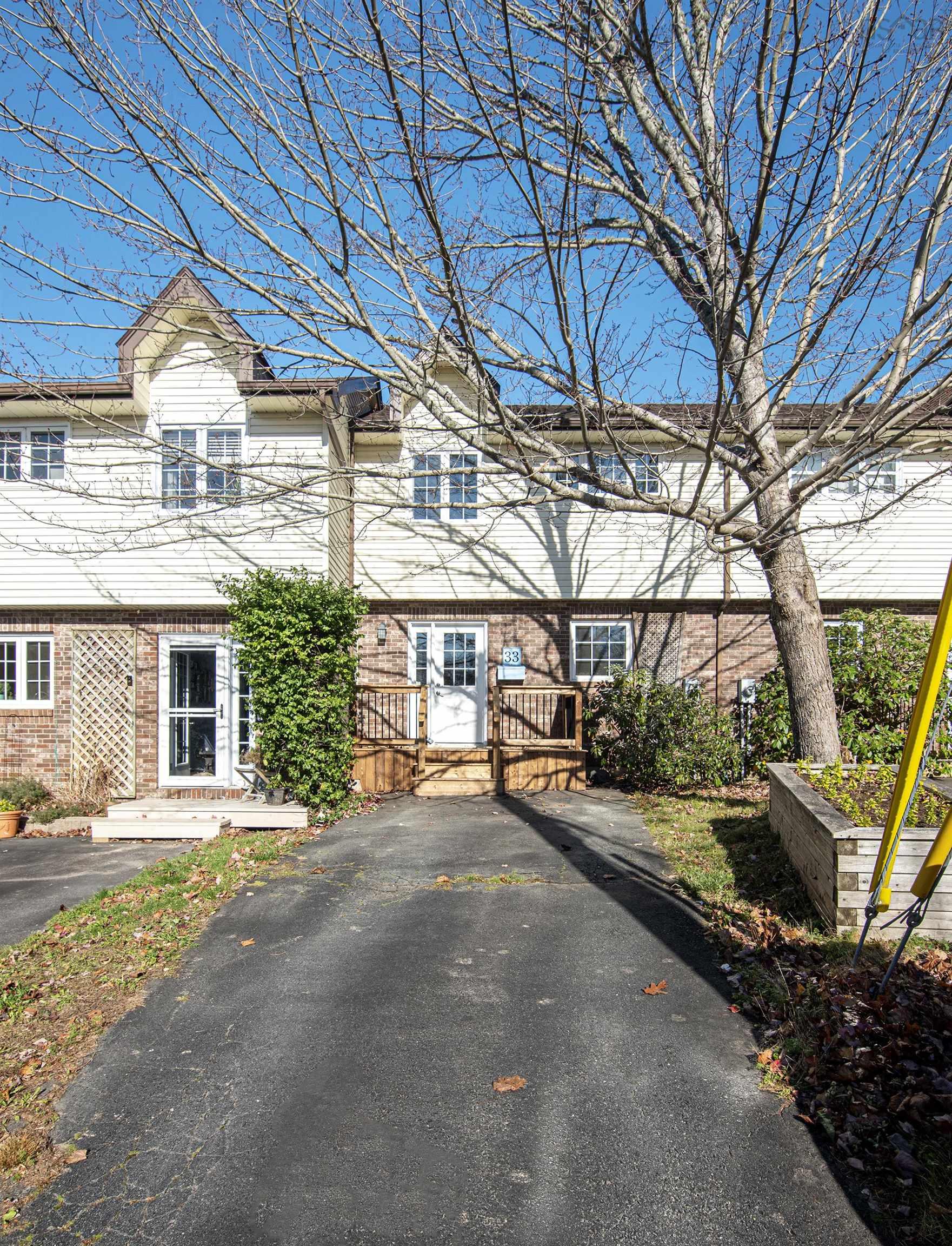 Thumbnail image for 33 Braeside Court MLS<sup>®</sup> 202527238