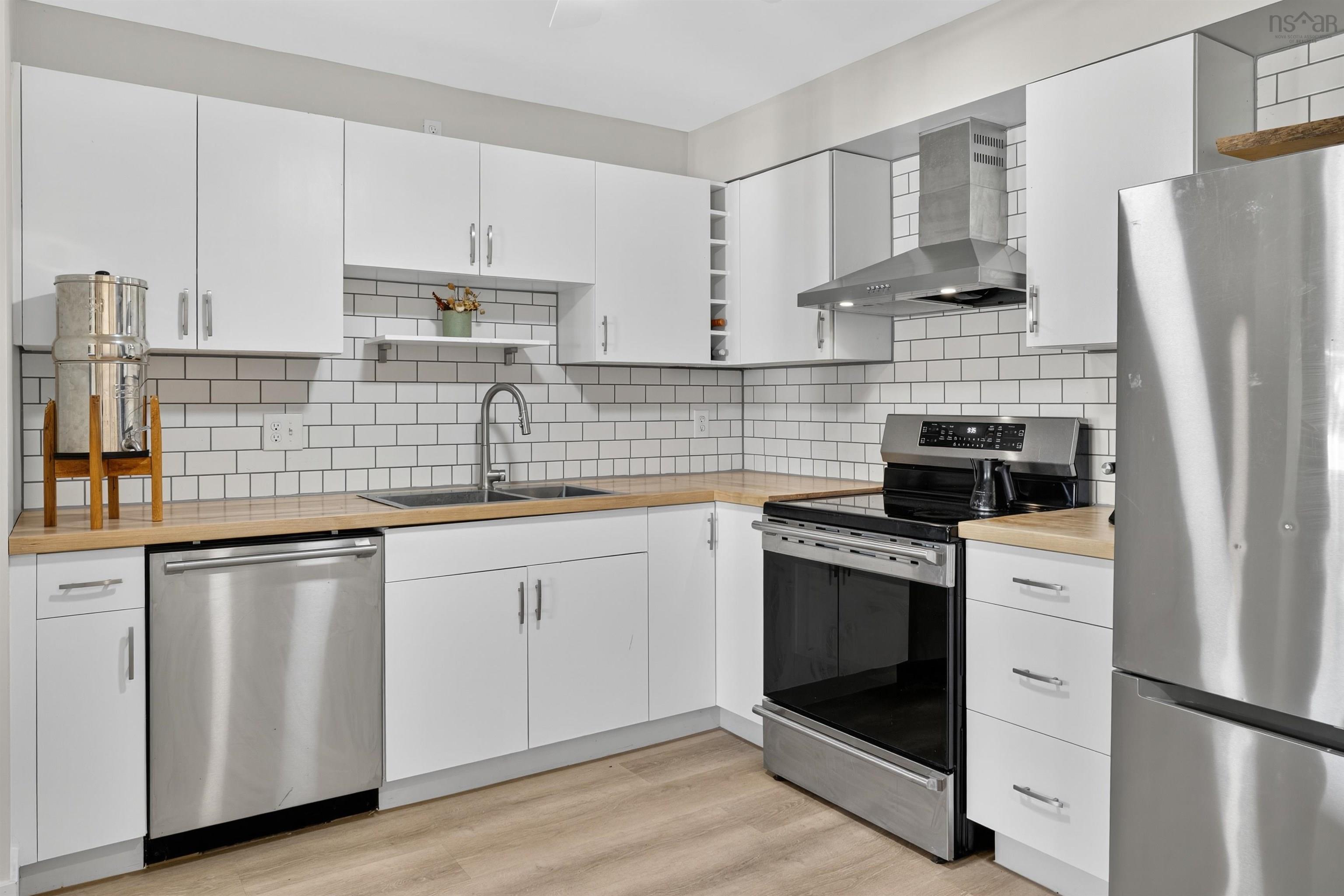 Thumbnail image for 409 87 Kearney Lake Road MLS<sup>®</sup> 202527391