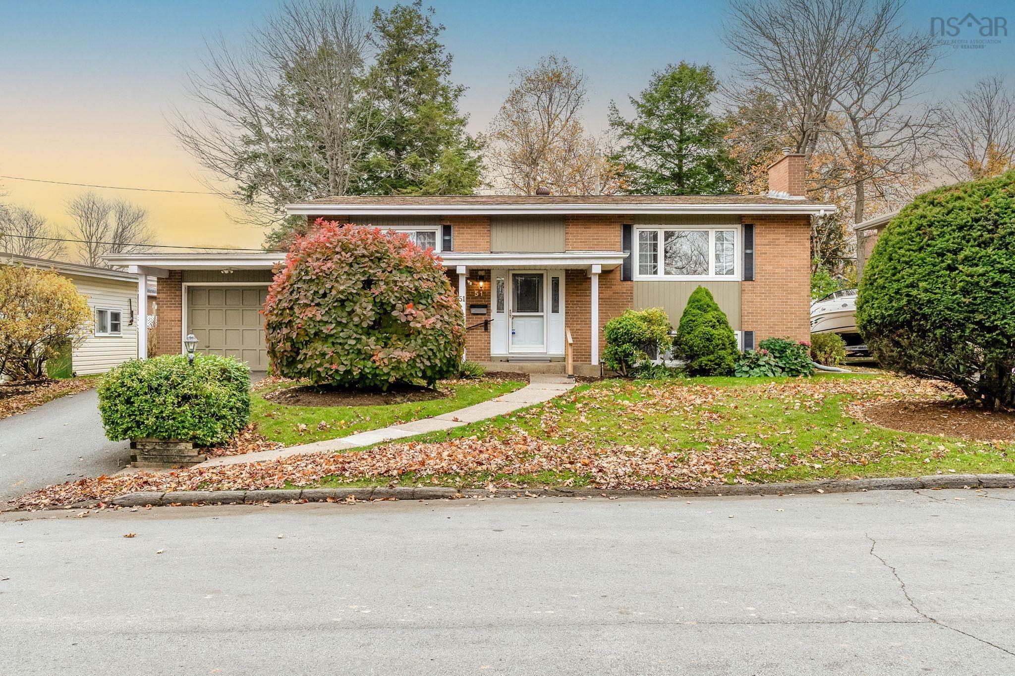 Thumbnail image for 51 Woodward Crescent MLS<sup>®</sup> 202527422