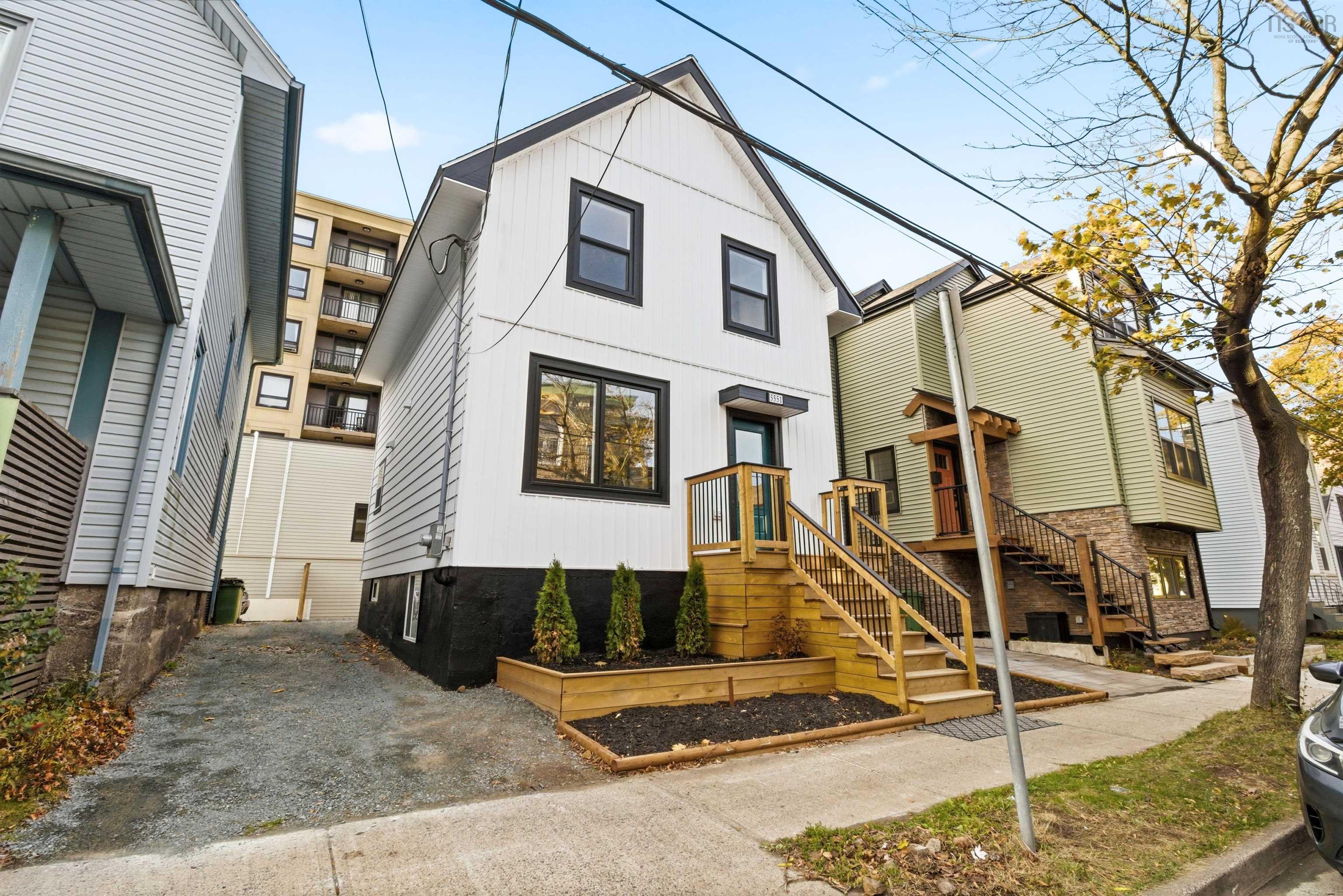 Thumbnail image for 5551 Sullivan Street MLS<sup>®</sup> 202527451